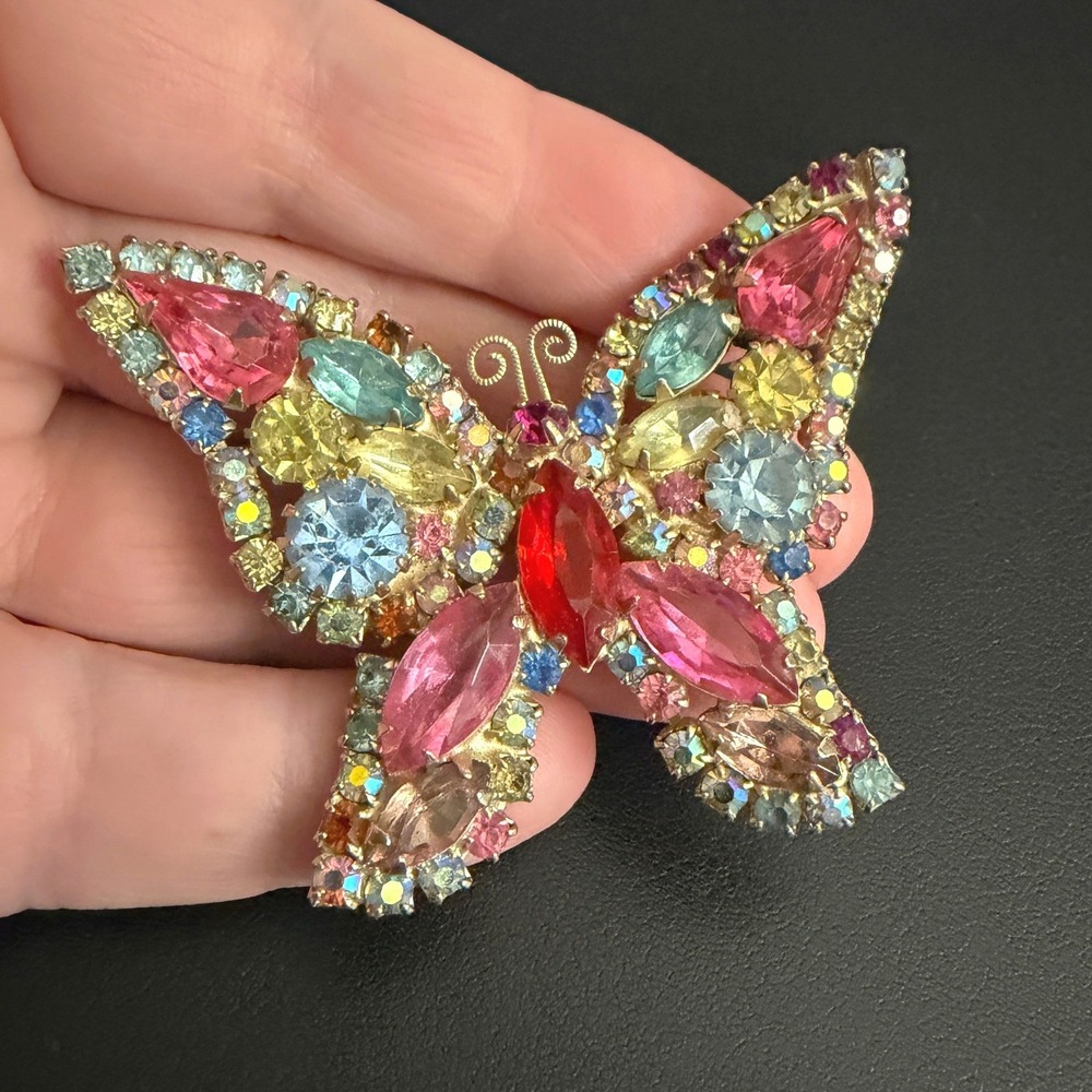 Vintage Weiss Rhinestone Butterfly Brooch Signed